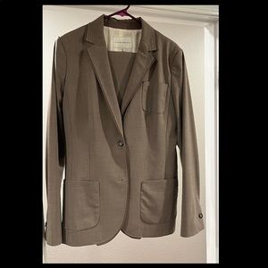 Womens Banana Republic Suit 14T.